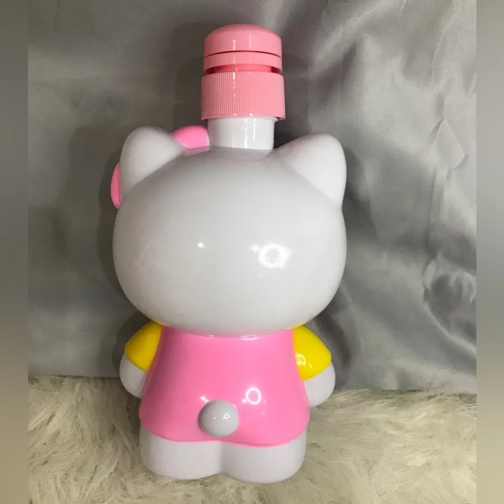 NIP Sanrio Hello Kitty Doll Bath Kitchen Soap Pump Dispenser Pink 3D Figure 8”